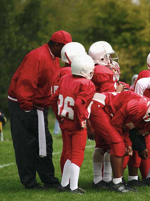 Killeen-area youth football players learn skills at inaugural camp, Local  News